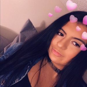 Meet your Posher, Elizabeth